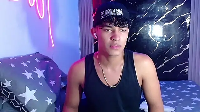 jamescurly00 online show from March 19, 7:34 am