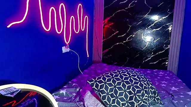 jamescurly00 online show from April 25, 11:57 am