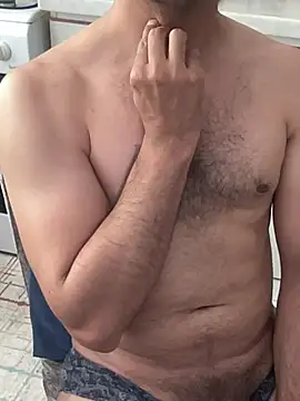 Snapshot of comings33 chatting on June 3, 1:03 pm comings33 online show from June 3, 1:03 pm