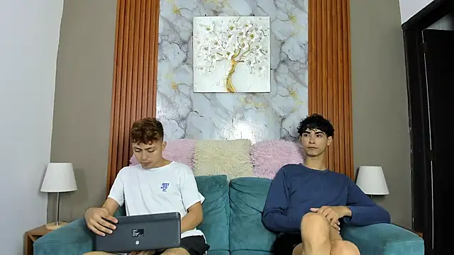 AVENGER BOYS2026 online show from April 22, 7:15 pm