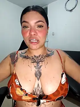 Snapshot of brenda_palacio chatting on March 25, 3:01 am brenda palacio online show from March 25, 3:01 am