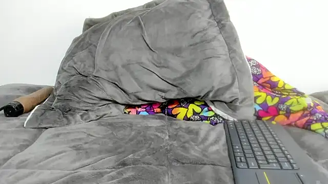 Sarah sumemers online show from March 11, 9:32 pm