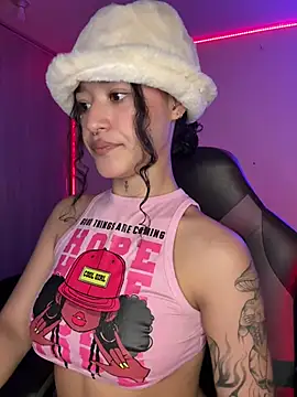 crystal dlun online show from April 5, 10:40 pm