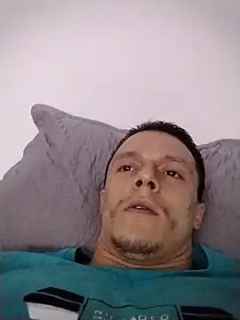 RAFAELQUINTEROSCAVALHEI online show from April 18, 9:26 pm