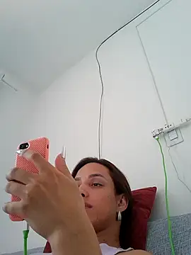 ofjuliaa online show from January 10, 6:31 pm