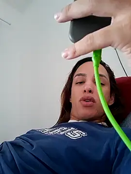 ofjuliaa online show from April 20, 3:04 pm