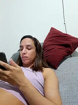 ofjuliaa online show from April 23, 3:08 am