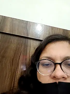 piryasharma005 online show from February 17, 6:10 am