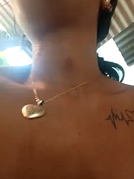 chikivivi- online show from February 11, 7:19 pm