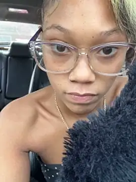 Tamiii420 online show from February 25, 5:11 pm