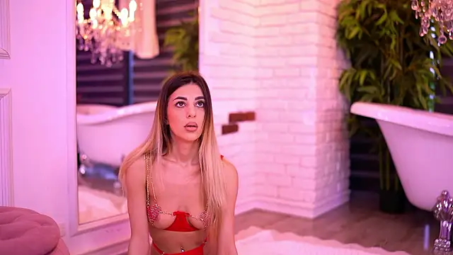 Snapshot of ItsIvyLicious chatting on February 4, 6:30 am ItsIvyLicious online show from February 4, 6:30 am