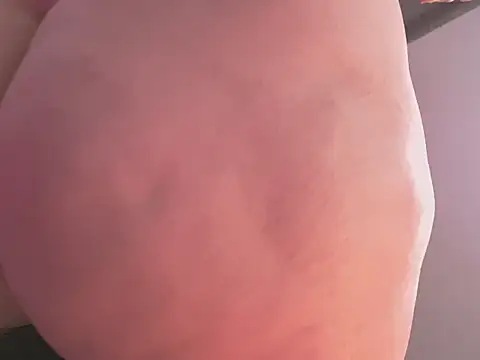 Snapshot of Valery_Belmort chatting on February 4, 12:55 pm Valery Belmort online show from February 4, 12:55 pm