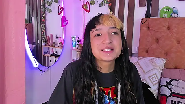 MeowMota  online show from April 18, 6:23 pm