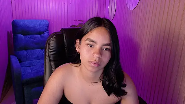 SofiaMante  online show from April 22, 9:38 pm