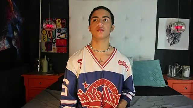 Andyy07  online show from January 18, 3:43 am