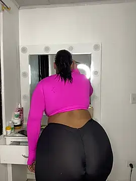 Snapshot of NataliaMillers chatting on March 29, 5:40 am NataliaMillers online show from March 29, 5:40 am