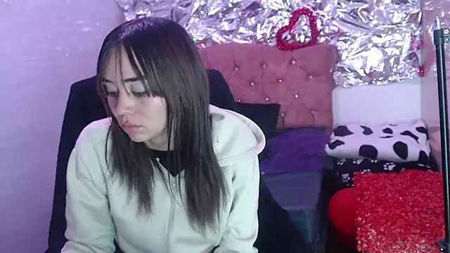 sofiaspring online show from March 4, 6:36 pm