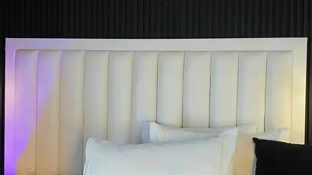 PandoraMiller online show from April 14, 5:08 pm