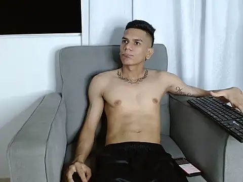 Snapshot of dani_sex1_ chatting on March 4, 2:39 am dani sex1 online show from March 4, 2:39 am