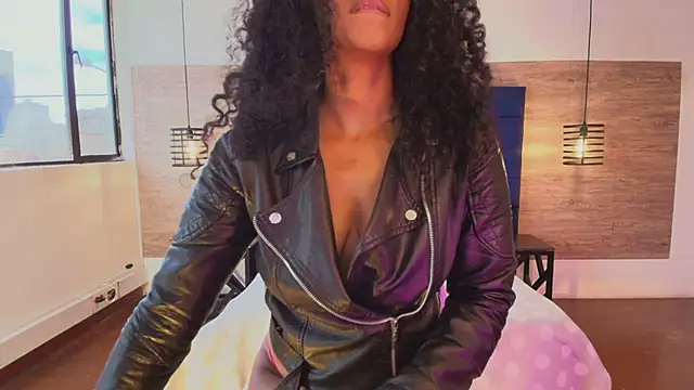 Ellie-Alves online show from April 7, 5:02 pm