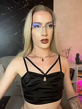 Snapshot of Alana_Stone chatting on July 22, 8:00 pm Alana Stone online show from July 22, 8:00 pm