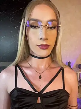 Snapshot of Alana_Stone chatting on August 1, 7:46 pm Alana Stone online show from August 1, 7:46 pm