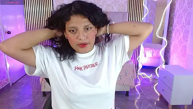 TATTI TAY online show from March 7, 7:33 pm