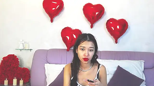 ChloeRosen online show from February 9, 8:02 pm