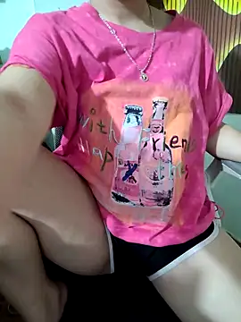 -LunaLust online show from April 20, 2:31 pm