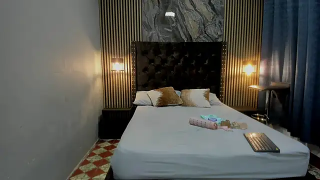 kiana barlow online show from January 17, 2:27 am