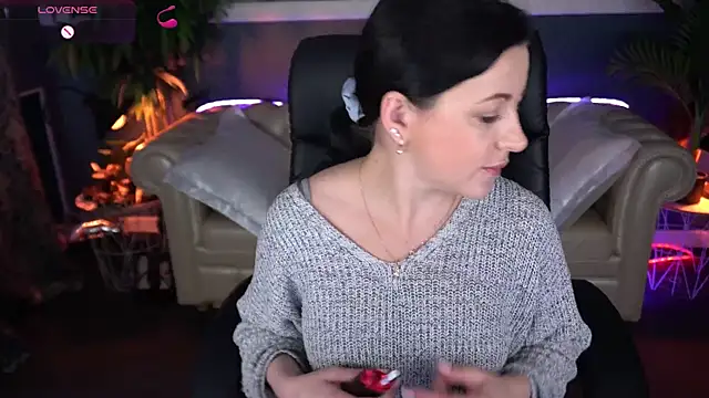 Snapshot of Dafni_Monn chatting on April 27, 5:38 am Dafni Monn online show from April 27, 5:38 am