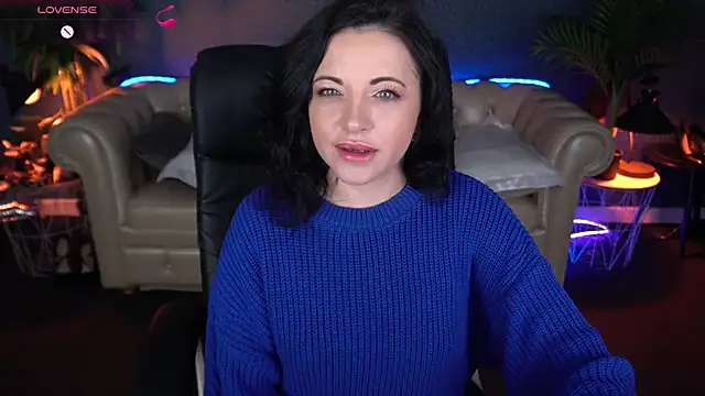 Snapshot of Dafni_Monn chatting on April 28, 5:45 am Dafni Monn online show from April 28, 5:45 am