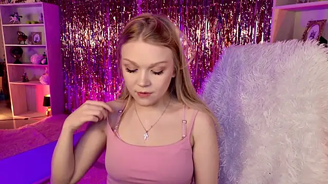 ChloeWhite online show from April 27, 9:29 am