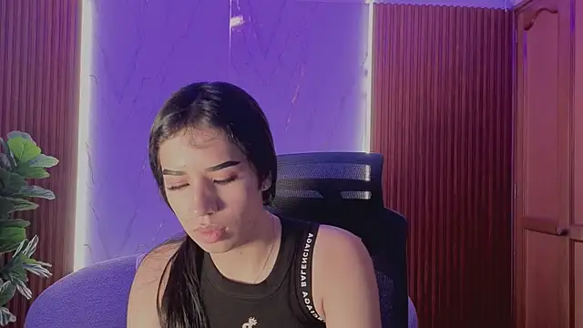 zoevg online show from January 9, 11:46 am