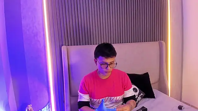 SamuParker online show from January 11, 3:55 am