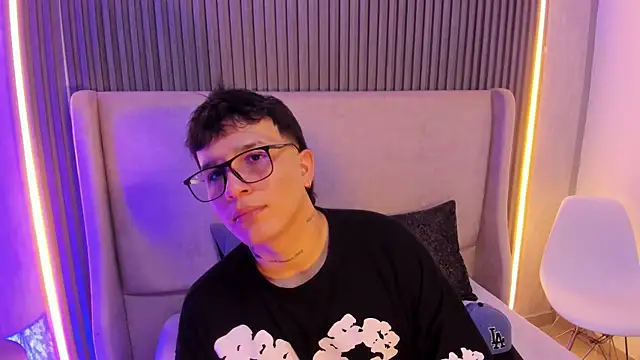 SamuParker online show from January 13, 3:45 am