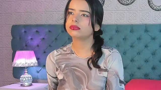 TinyRosee online show from March 4, 9:10 pm