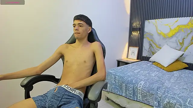 Dark Desiree18 online show from February 25, 12:26 pm