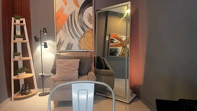 ailann  online show from April 21, 7:50 pm