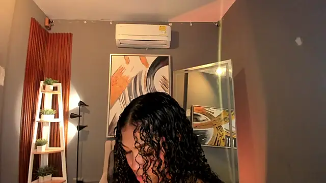 ailann  online show from April 22, 7:37 pm