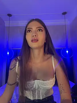 EmmaJhoons online show from March 18, 10:18 am