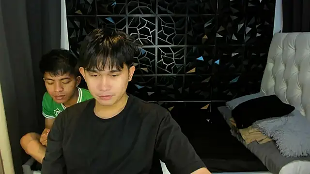 davincihugecock online show from March 29, 5:13 pm