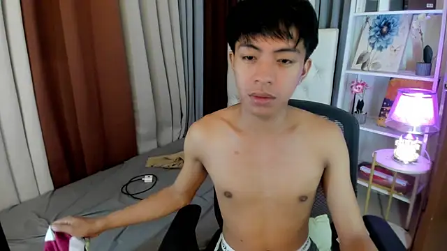 davincihugecock online show from April 9, 5:07 pm