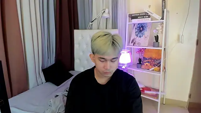 davincihugecock online show from April 19, 6:10 pm