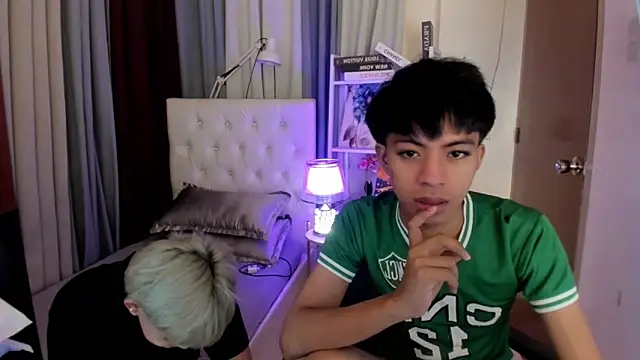 davincihugecock online show from April 21, 5:28 pm