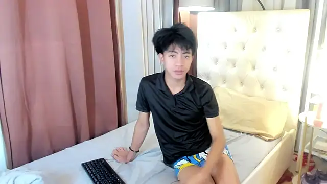 davincihugecock online show from May 13, 9:44 pm