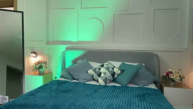  SilkyShadow  online show from April 23, 1:07 am