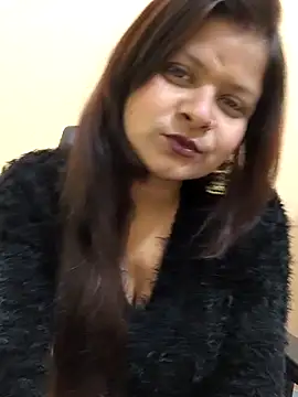 Attractive Queen  online show from January 8, 8:49 am