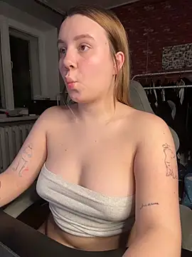 AnnaSeint online show from April 1, 6:49 pm