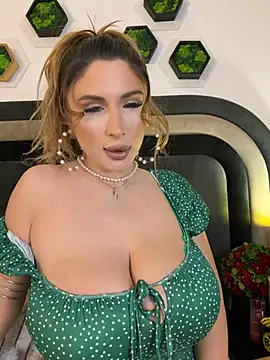 LucyBridgette online show from April 7, 3:29 am